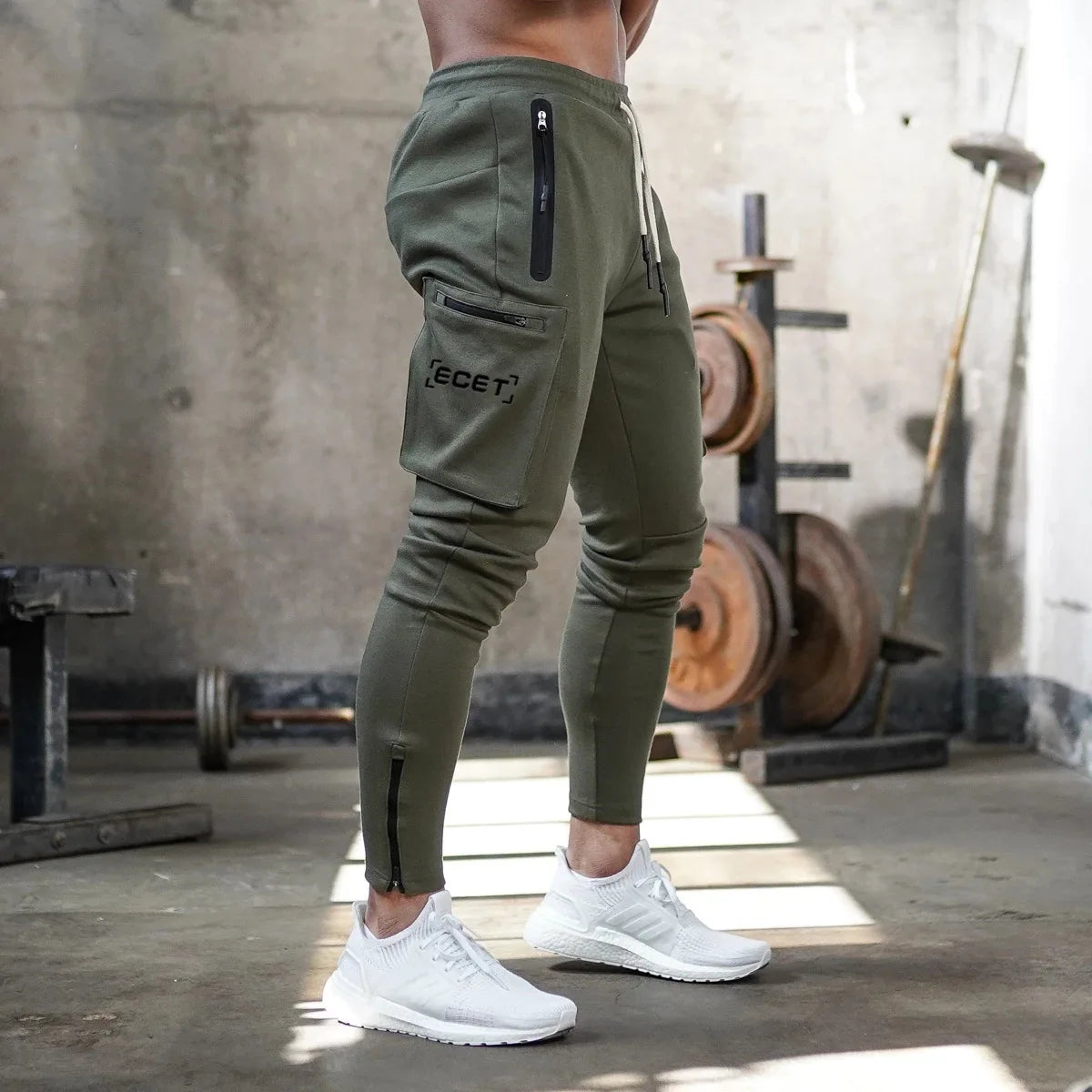 Herren Schlanke Passform Sportliche Jogginghose | mit Reißverschlusstaschen