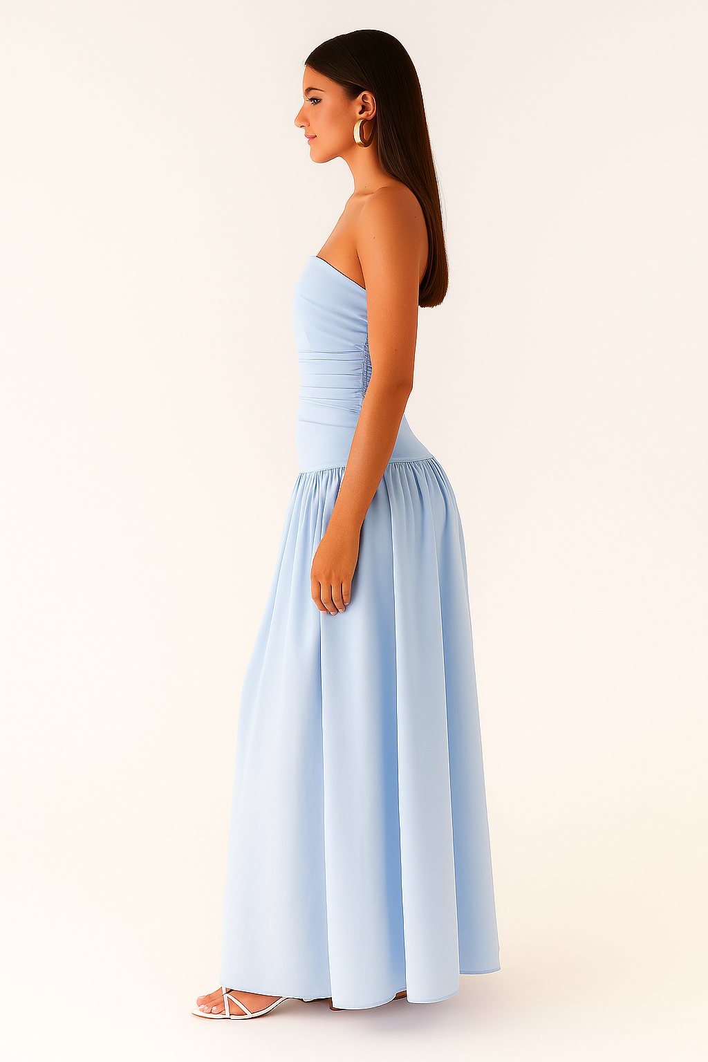 Trägerloses Maxikleid mit gerafftem Oberteil in Himmelblau