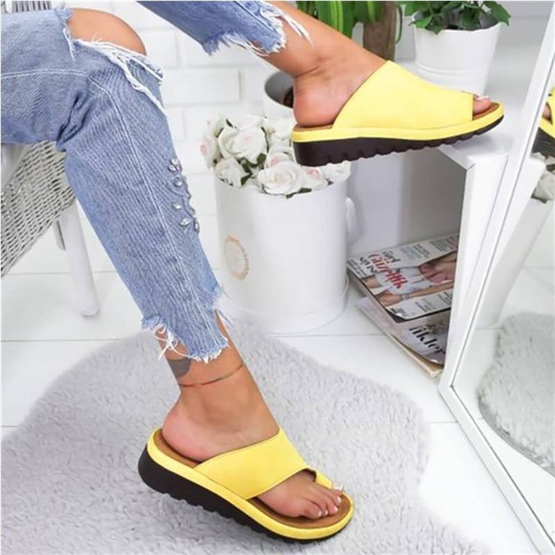 Damen Sommer Pantoletten | Flache Plateausohle