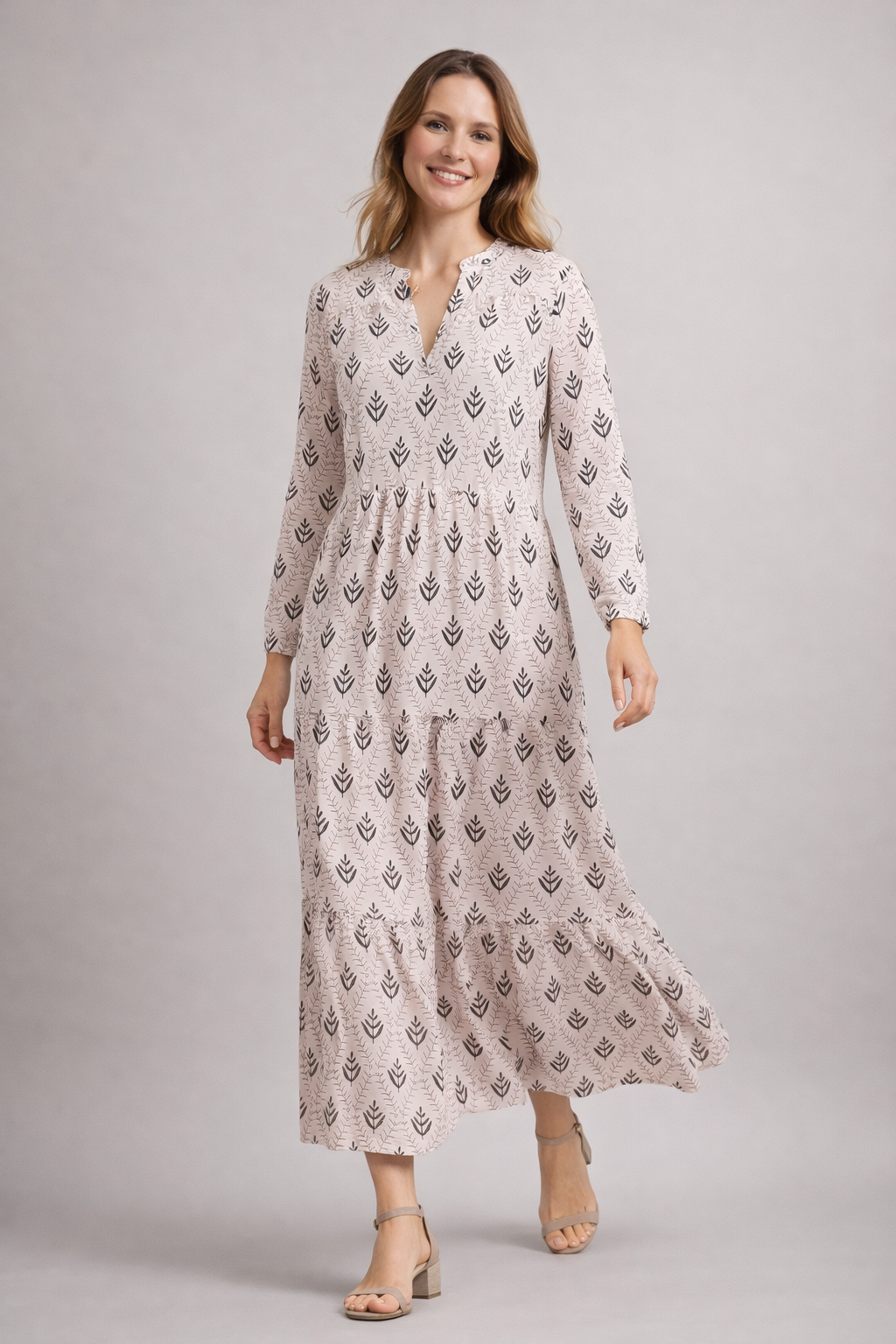 Damen Boho Stufenrock Maxikleid | mit V-Ausschnitt