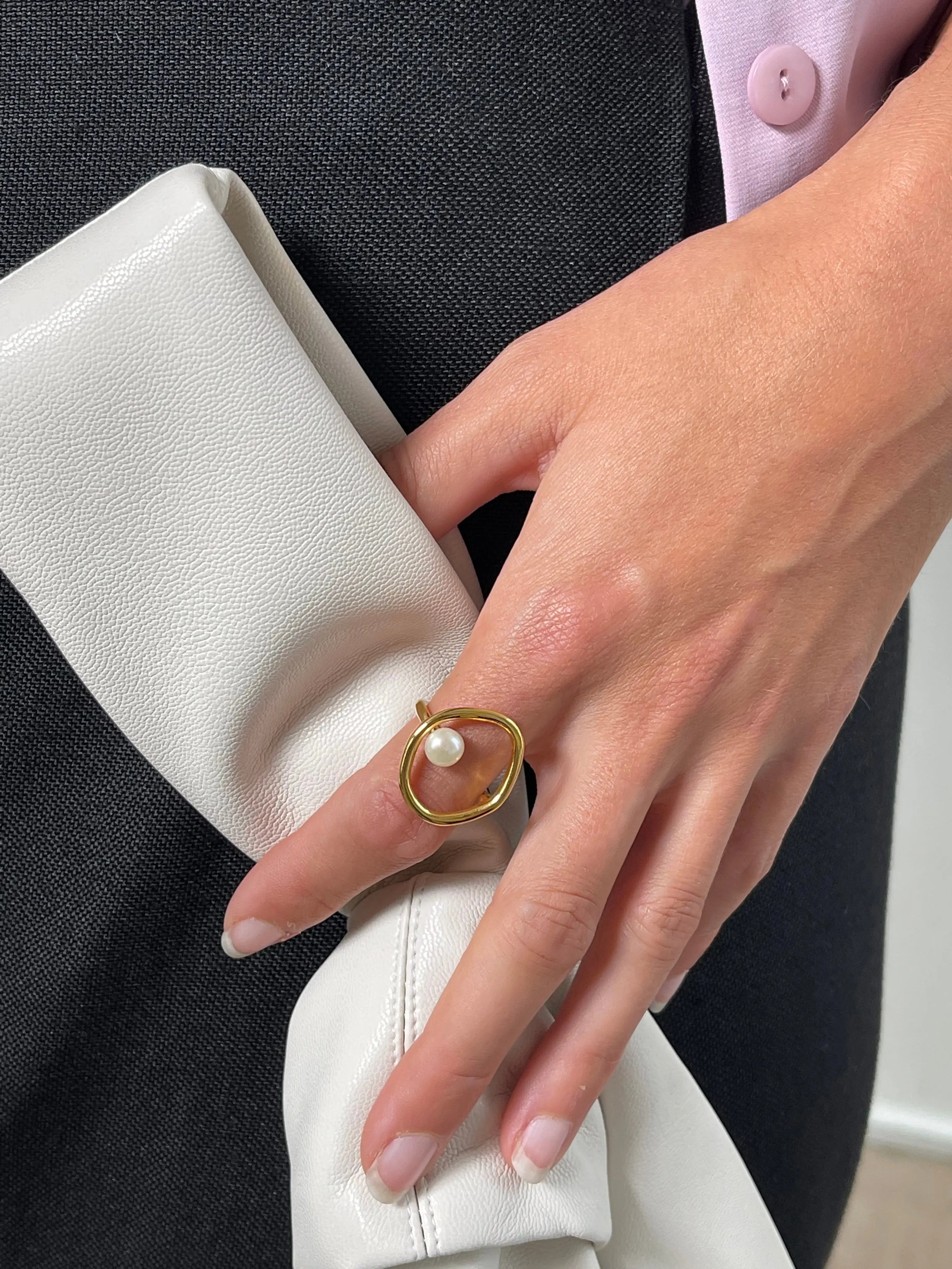 Minimalistischer Ovaler Ring | mit Perle