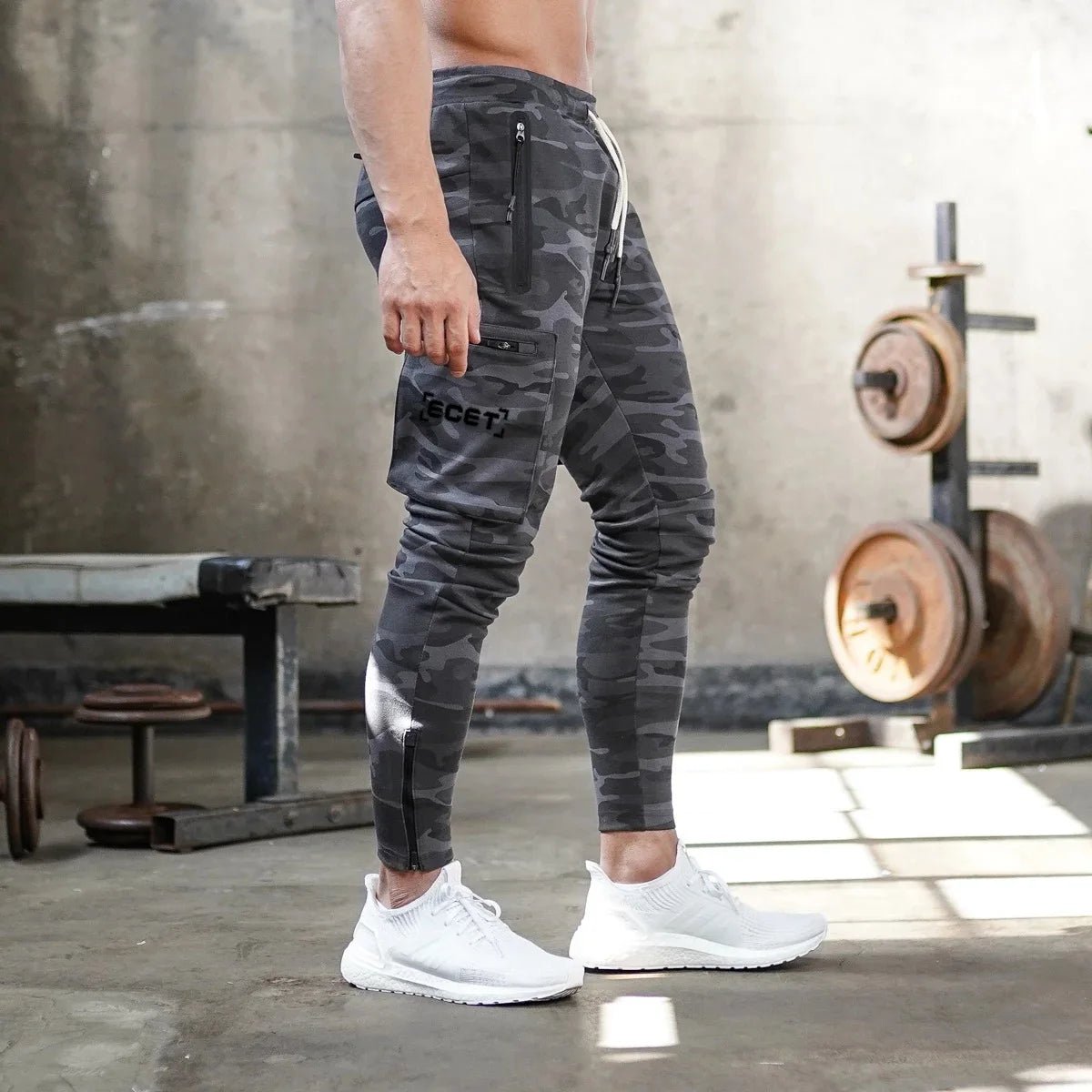 Herren Schlanke Passform Sportliche Jogginghose | mit Reißverschlusstaschen